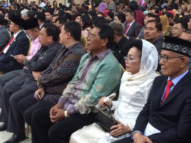 
 Mantan Bupati, Salihi Mokodongan, saat menghadiri pelantikan Bupati Bolmong