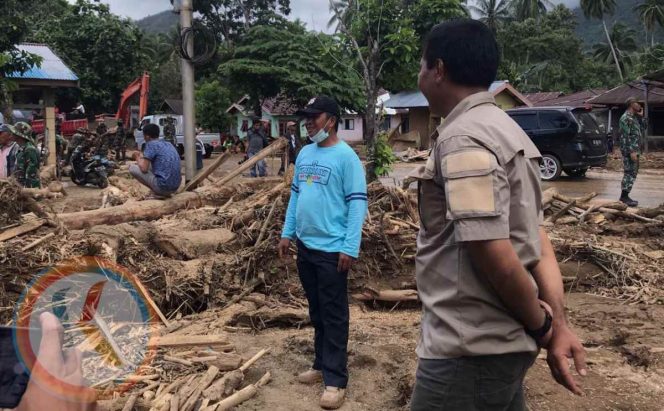 
 Bupati dan Sekda Bolmong Pimpin Kerja Bakti di Desa Terdampak Banjir Bandang