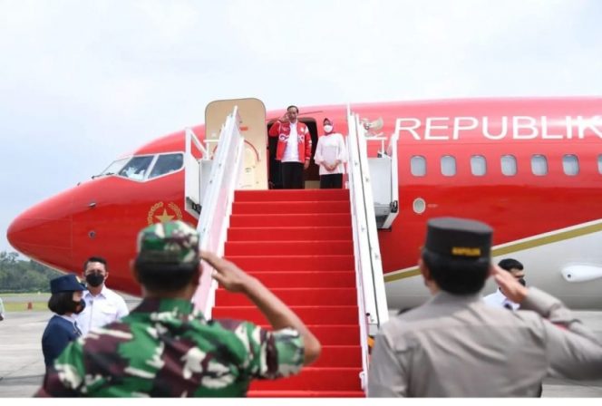 
 Jokowi Berikan Pengarahan untuk Para Gubernur di Kawasan IKN