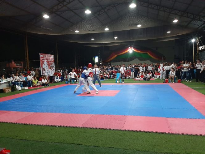 
 Cedera Pergelangan Kaki, Atlet Taekwondo Bolmong Ini Tetap Bisa Sabet Medali Emas di Porprov