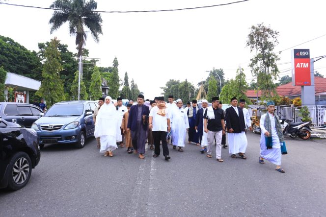 
 Walikota dan Wawali Sholat Idul Adha di MABM