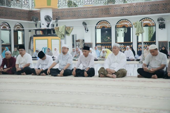 
 Bupati Asahan Ikuti Pengajian Subuh Masjid Agung H. Achmad Bakrie Kisaran