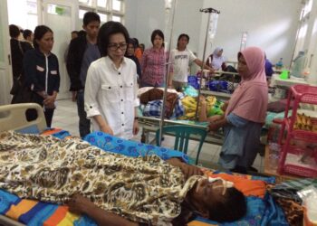 Jiwa Sosial Tinggi, Yasti Kunjungi Pasien RSU Kotamobagu