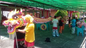 Persiapan di Klenteng Thian Shang Seng Mu Khung jelang Cap Go Meh esok.