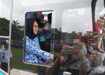Tatong Kemudikan BRT