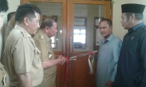 Nixon Watung lakukan pengguntingan pita RSUD Bolmong