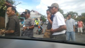 Juru Sita PN Kotamobagu, Tompikat Manoppo, dihadang pendukung Salihi Bue Mokodongan.