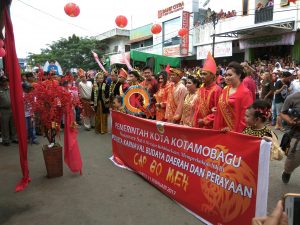 Parade Baju Adat Bolaang Mongondow