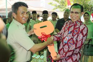 Sekkot Tahlis Gallang menerima bantuan mobil operasional dari Kepala BKKBN RI