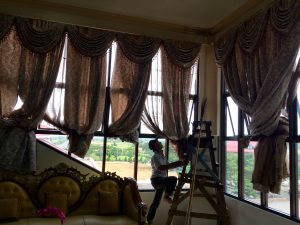 Foto suasana pengerjaan diruangan Bupati terpilih.