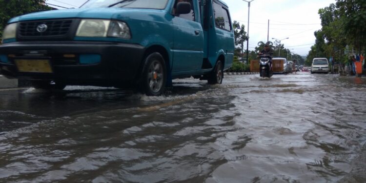 Curah Hujan Tinggi, Sinindian Banjir