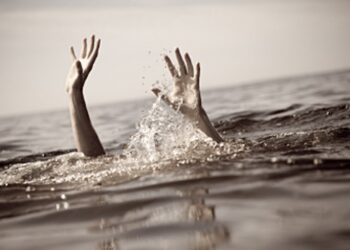 Foto Selfie di Tebing Karang, Ario Tewas Diterjang Ombak 