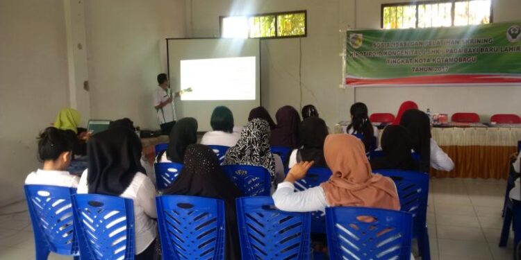 Bidan dan Perawat di Kotamobagu Dilatih Deteksi Hipotiroid Pada Bayi