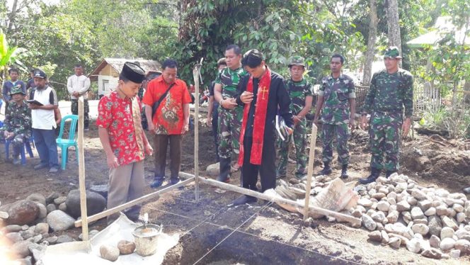 
Peletakan batu pertama 