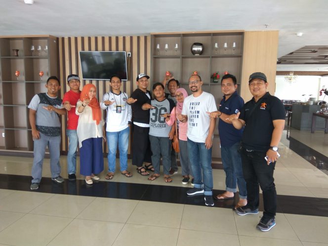 
Fadly dan Yoyo PADI “Musikimia” Kagumi Tatong Bara
