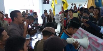 Bawa- bawa Nama Hanura, Mahasiswa Skak Mat Agus Suprijanta