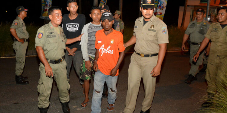 Pol-PP dan Polsek Patroli Malam