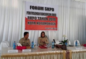 Walikota Tatong Bara, membuka kegiatan Forum SKPD, Penyusunan 