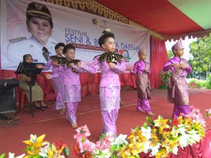 Lomba dana-dana di Festival Seni dan Budaya Kotamobagu