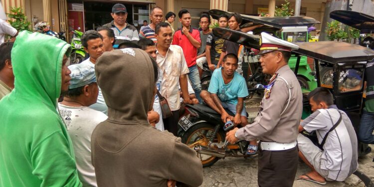 Kasat Lantas Ajak Pengemudi Bentor Jadi Pelopor Berkendara