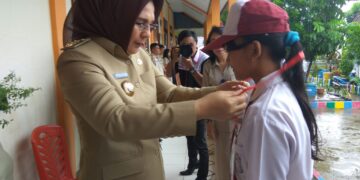 Tatong Buka Naskah UN di SD Negeri 3 Gogagoman