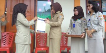 Tatong Buka Naskah UN di SD Negeri 3 Gogagoman