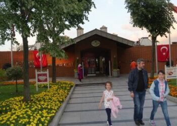 Sepanjang Ramadan Restoran Elit di Istambul Habis Terpesan