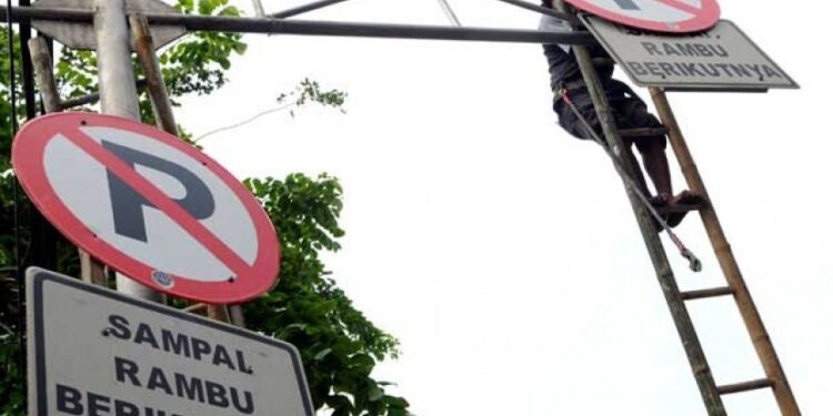 Jalur Trans Minim Rambu Lalin