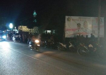 Ratusan Warga Padati Jembatan Mongkonai