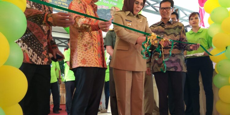Tatong Buka Kegiatan Penukaran Uang Rupiah Baru