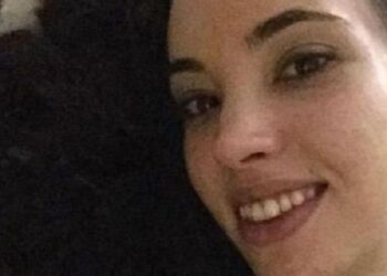 Kencingi Bendera Negara, Wanita Ini Diancam Dibunuh dan Diperkosa