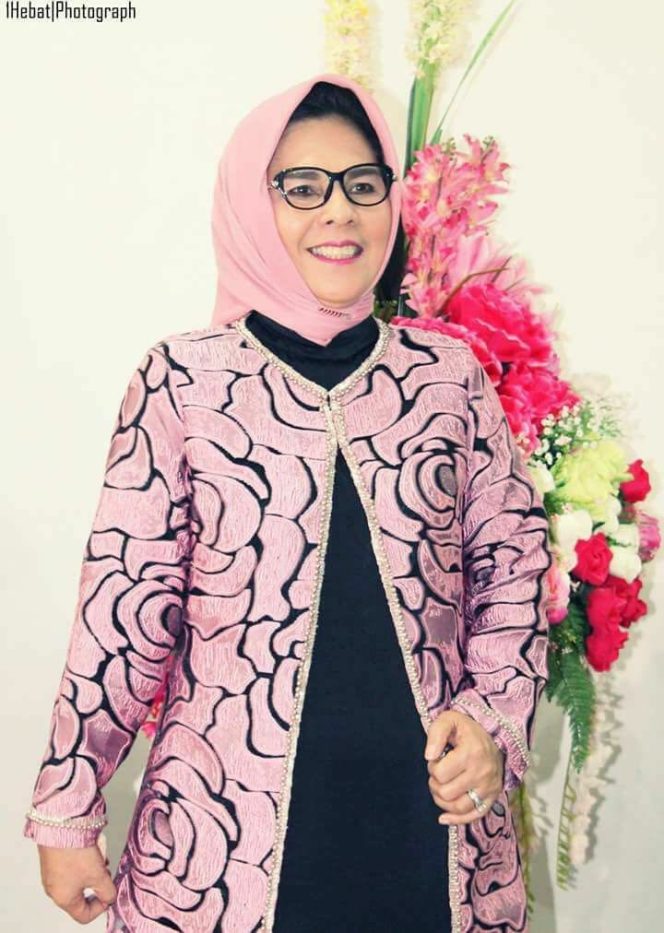 
Walikota Tatong Bara