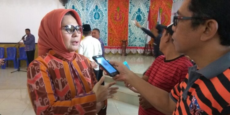 Tatong Promosikan Para Jomblo Kotamobagu ke Mahasiswi Unsrat