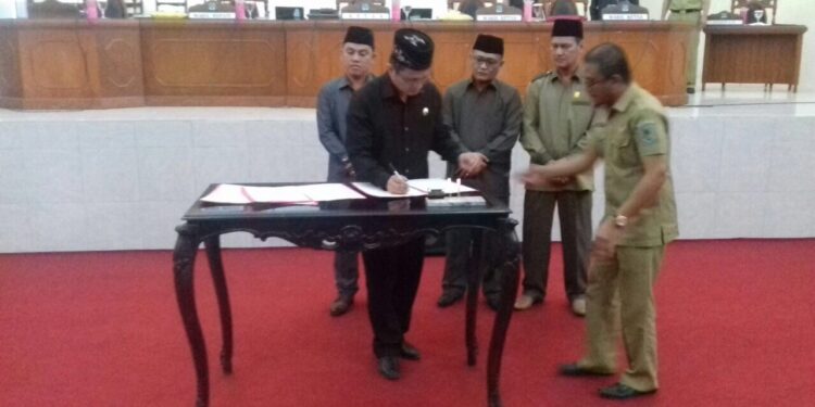 DPRD Bolmong Menerima LPj APBD 2016