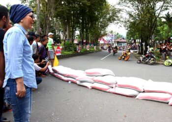 Walikota Tatong Bara Buka Kejurda Road Race