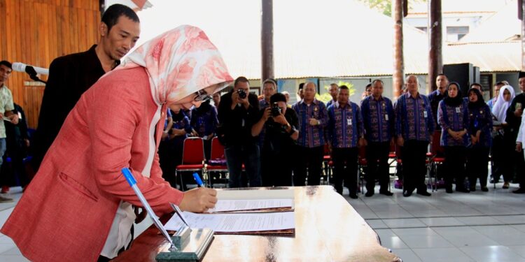 Walikota Lantik Pejabat Eselon III, IV dan Kepala Sekolah