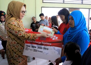Walikota Serahkan Rp3,2 Miliar Bantuan PKH