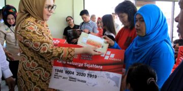 Walikota Serahkan Rp3,2 Miliar Bantuan PKH