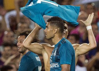 Ronaldo Kartu Merah, Real Madrid Tumbangkan Barcelona