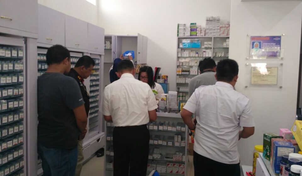 Tim Gabungan Razia 24 Apotek di Kotamobagu