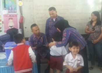 Dinkes Kotamobagu Turun ke Sekolah Lakukan Imunisasi   