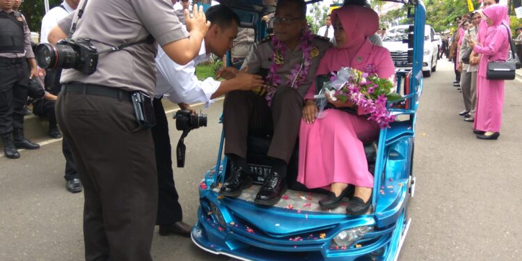 Naik Bentor Tinggalkan Mapolres, Faisol: Saya Akan Rindukan Kopi Kotamobagu      