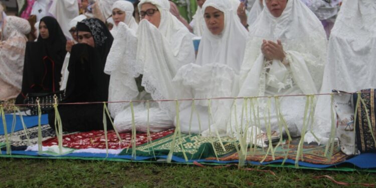 Salat Idul Adha Khidmat, Warga Antusias Sambut Bupati