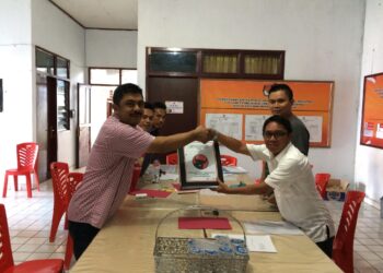 Nayodo Dampingi Ketua PDIP ke KPU Kotamobagu