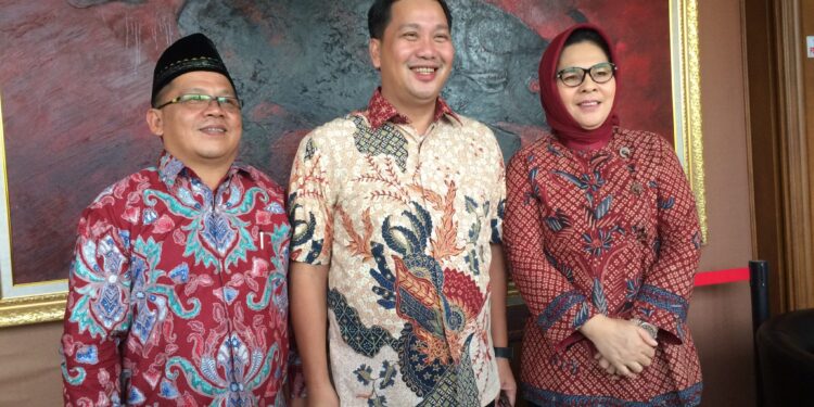 Usai Mendaftar, Tatong dan Nayodo Ditemui Steven Kandouw