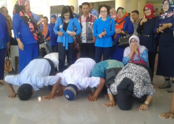 Dirut PDAM Diganti, Karyawan Sujud Syukur
