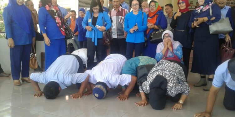Dirut PDAM Diganti, Karyawan Sujud Syukur