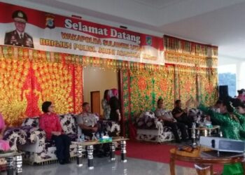 Pemkab Bolmong Jemput Wakpolda Sulut Secara Adat