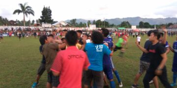 Walikota Cup Ricuh, Pendukung BMM Hajar Wasit