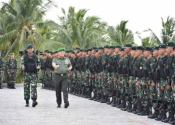 4 Januari Satgas Yonif Raider 712/WT Diberangkatkan ke Papua, Pangdam Pimpin Upacara Kesiapan Pemberangkatan